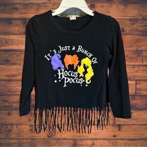 5 for $25🔥"It's Just A Bunch Of Hocus Pocus" Black Fringe Hem T-Shirt Girls 6/7